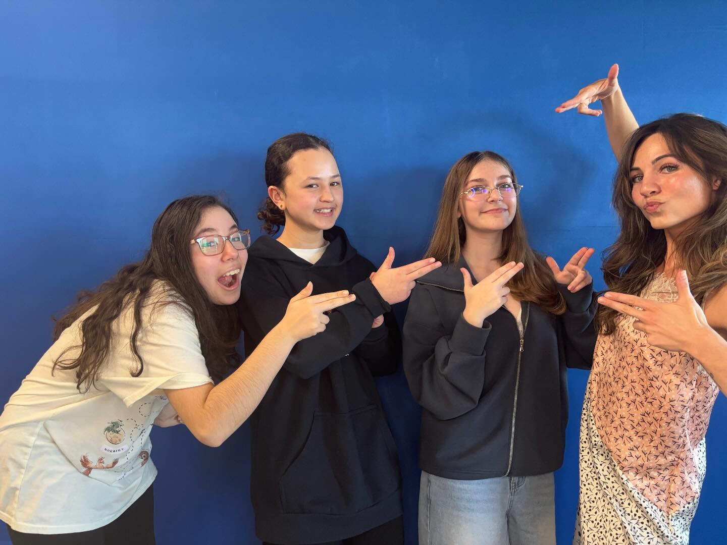 Put your hands up if you LOVE OSAS SATURDAYS 🙌🏻🤍