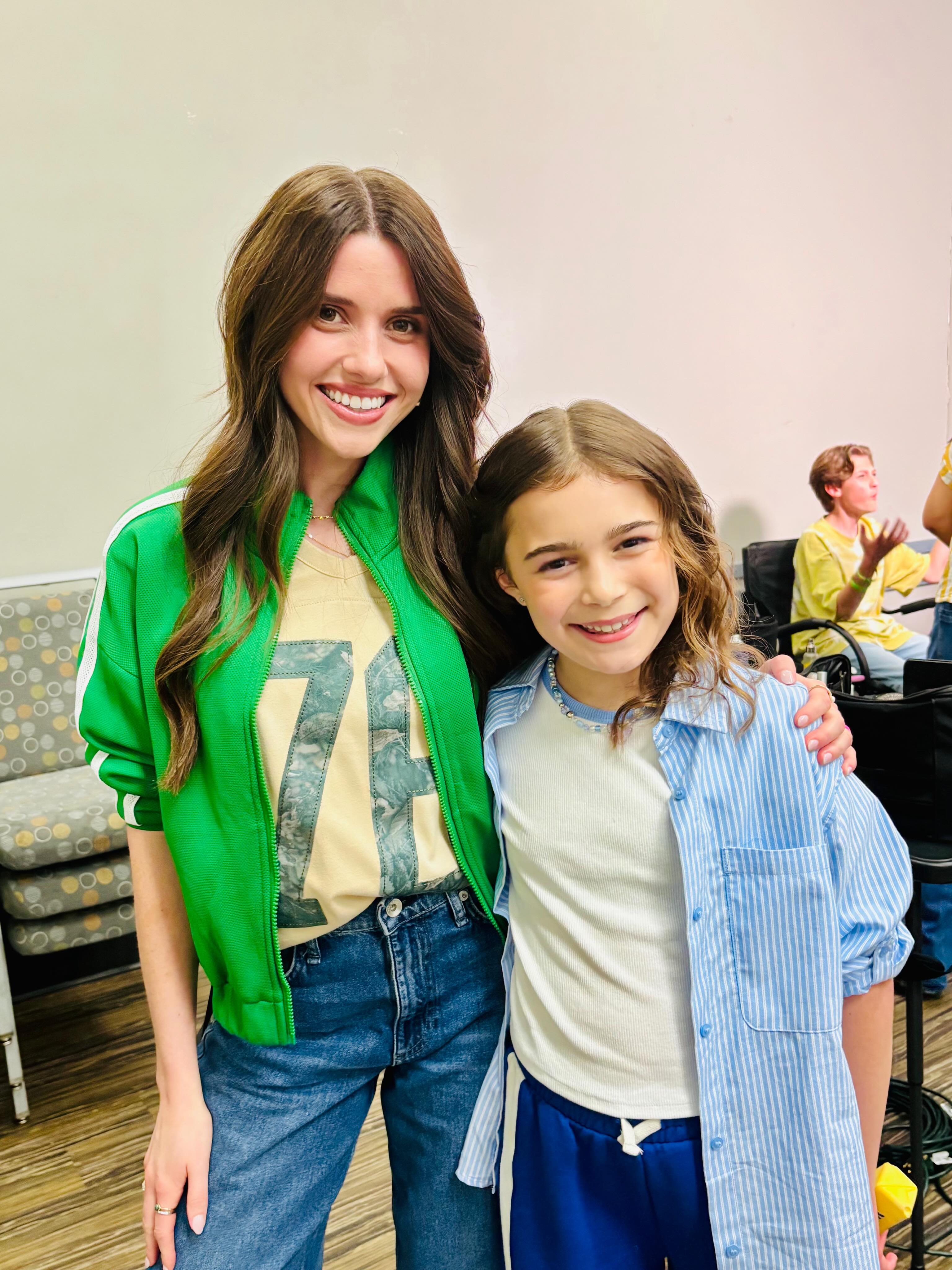 Wow super cool! OSAS instructor @rileywalker11 and OSAS student @enza_marcaccio onset together playing mom and daughter !🎬